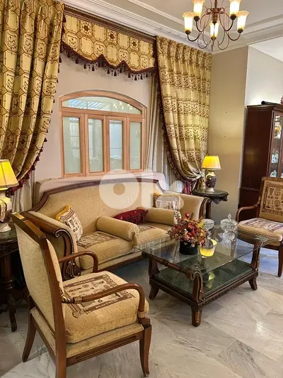 طاقم صالون كلاسيك خشب طبيعي