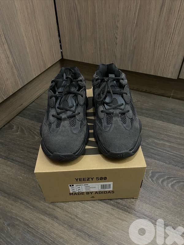 Adidas and Yeezy shoes sizes 43-44 3