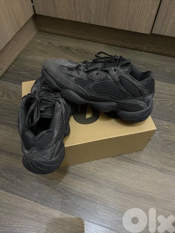 Adidas and Yeezy shoes sizes 43-44 4