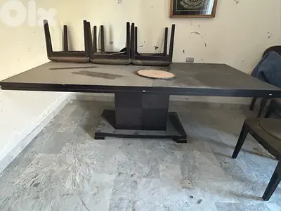 طاولة سفرة مع ٨ كراسي