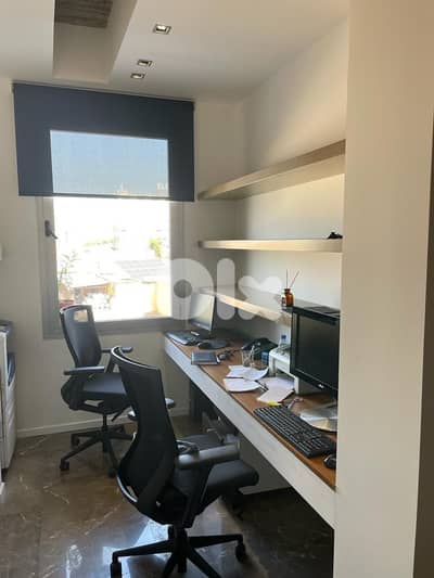 مكتب للايجار في المكلس Equipped Office for rent in Mkalles