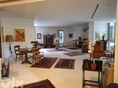 شقة فخمة للبيع في الاشرفية Decorated apartment for sale in Achrafieh