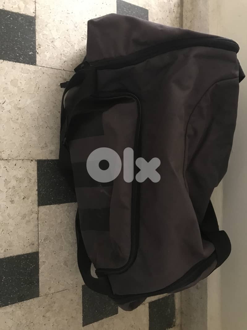 Adidas sports bag 3 compartments 0