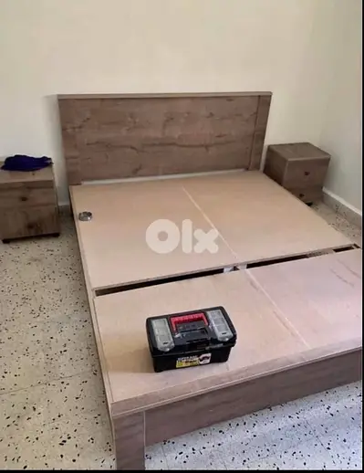 تخت مجوز مع تنين كمود متوفر بجميع الالوان والمقاسات