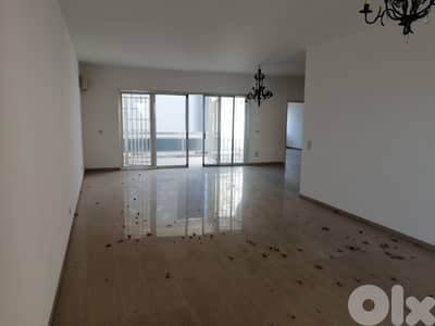 SPACIOUS APT IN AIN EL MRAISSEH PRIME (500SQ) 3 BEDS , (JNR-294)