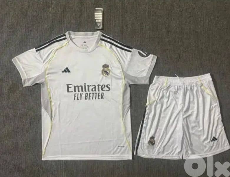 football and kids shoes original ثياب فوتبول 1