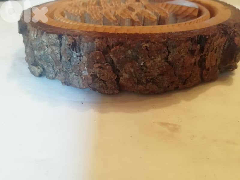 Hand carved cedar on tree wood 18cm 2