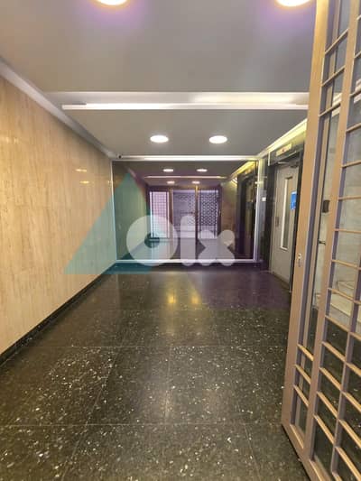 5 Rooms+2big Offices|Prime Location|4sale in Achrafiehمكتب في الأشرفية