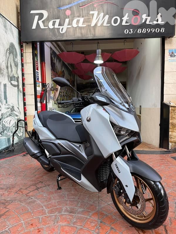 Yamaha Xmax + 300 cc 2025 0
