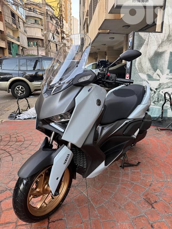 Yamaha Xmax + 300 cc 2025 2