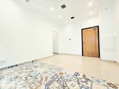 RAO25-4398 Office for Rent – Hamra  – 80m² مكتب للإيجار – الحمرا