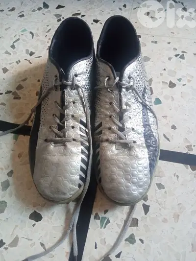 football shoes size 43