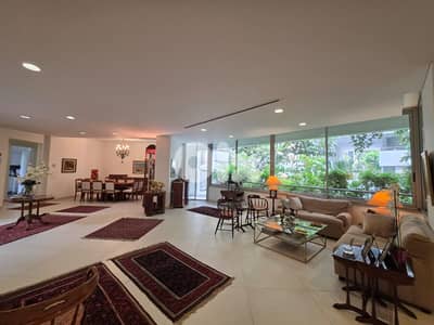 325 SQM Apartment For Sale In Carre D'Or Achrafieh شقة للبيع #JZ189524