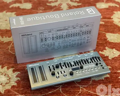 Roland SH-01A Boutique Series Synthesizer with Sequencer