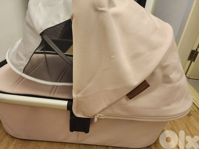 UppaBaby Bassinet 1