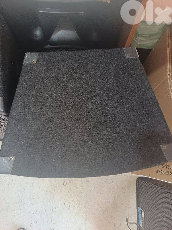 2 speaker 15" not powered used like new 2