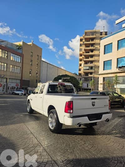 Dodge Ram 2015 V8 4x4 5.7 Hemi 395 HP