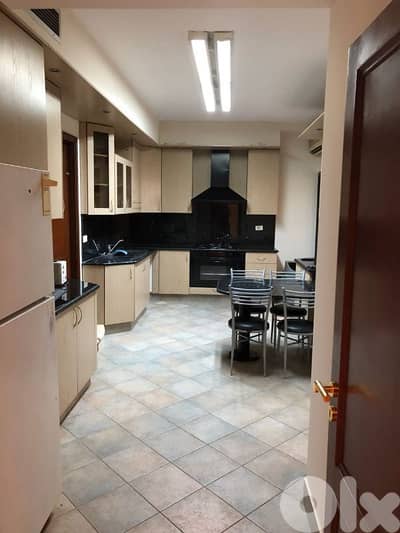 4 bedrooms apartment for sale in Verdun- شقة للبيع في فردان