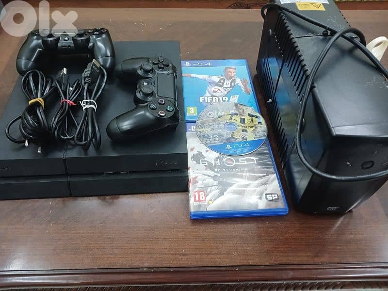 PS4 +3 games +UPS 0