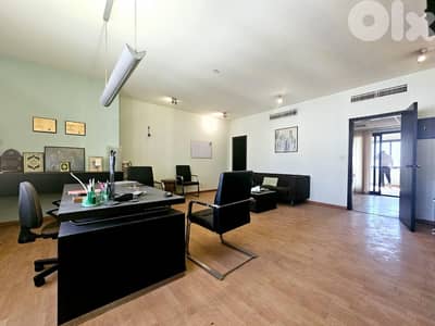 RAO25-4405 Office for Rent in Hamra – 90 m² – مكتب للإيجار في الحمرا