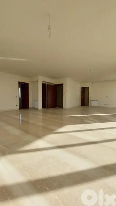 NEW BUILDING IN ACHRAFIEH PRIME / SEA VIEW (250SQ) 3 BEDS , (AC-880)