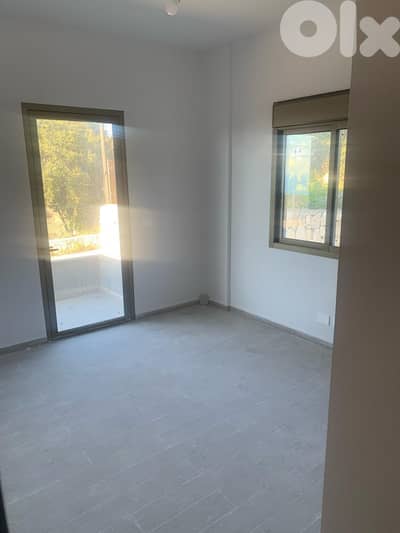 Apartment for sale in Ebrin - شقة للبيع في عبرين