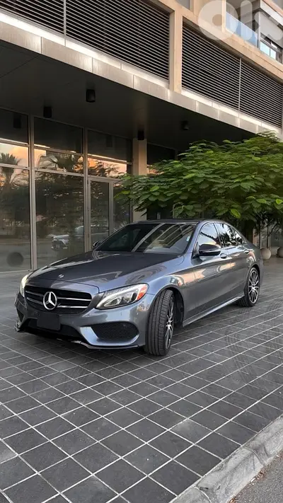 Mercedes-Benz C300 2018 AMG Line -Shadow Line