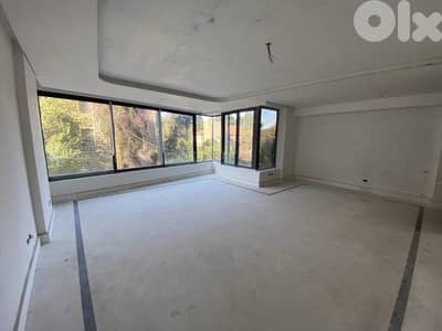 Spacious Apartment For Sale in Hamra / الحمرا