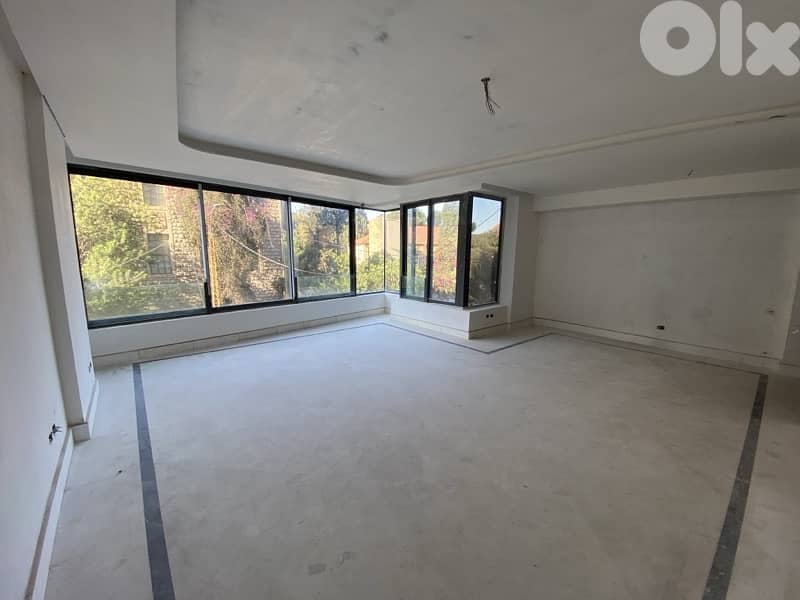 Spacious Apartment For Sale in Hamra / الحمرا 0