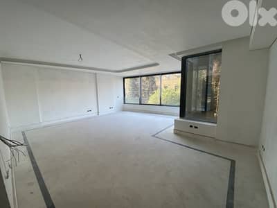 Spacious Apartment For Sale in Hamra / الحمرا