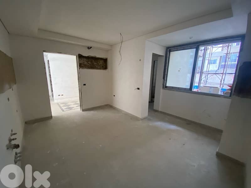 Spacious Apartment For Sale in Hamra / الحمرا 2