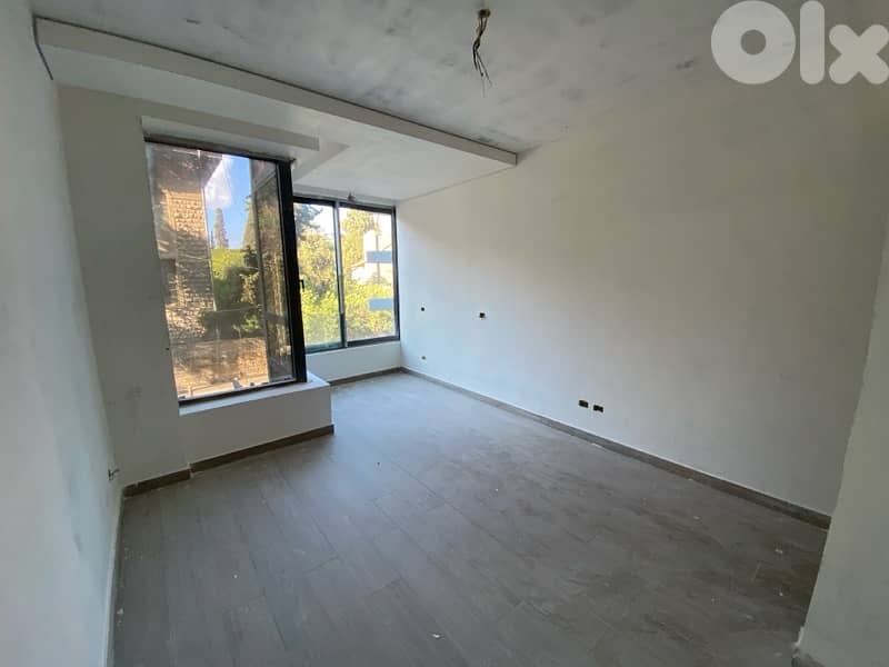 Spacious Apartment For Sale in Hamra / الحمرا 3