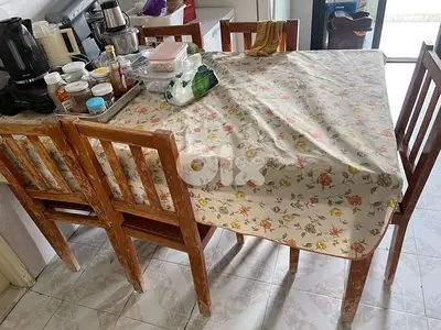طاولة مطبخ