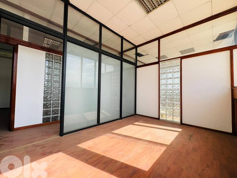RAO26-4764 Office 100m2 for rent in Sin l Fil, $ 915 cash 0