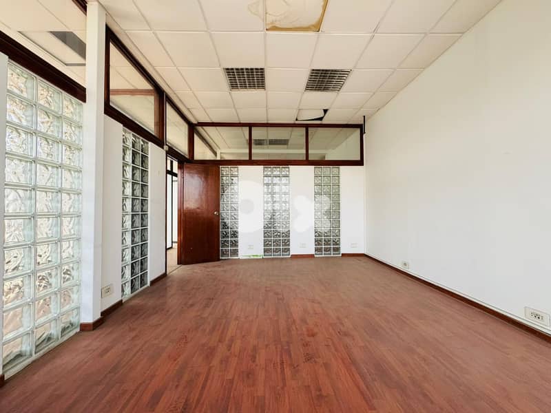RAO26-4765 Office 220m2 for rent in Sin l Fil, $ 1,950 cash 0