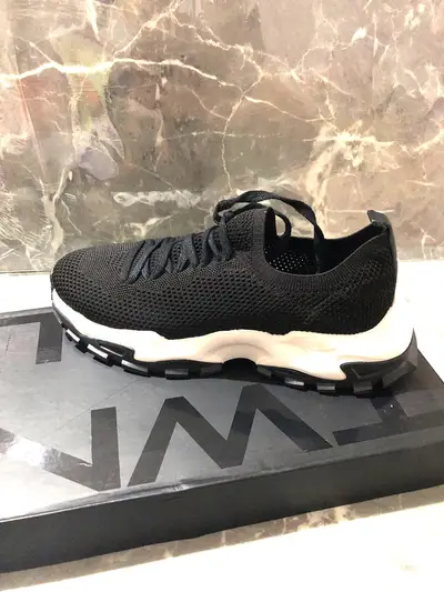 Tween Damat Black Sneakers size 40-41