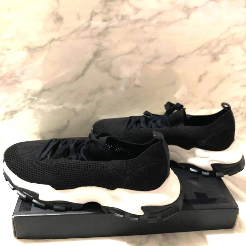 Tween Damat Black Sneakers size 40-41 2