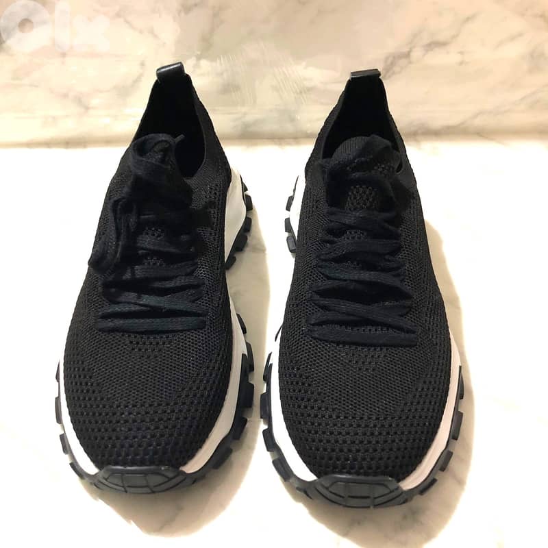 Tween Damat Black Sneakers size 40-41 5