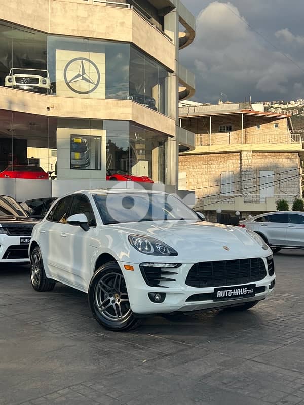 Porsche Macan 2017 !!!! Red Interior - Clean Carfax 0