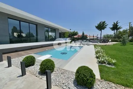 Marvelous Villa for Sale in Faytroun –  فيلا فاخرة للبيع في فيطرون