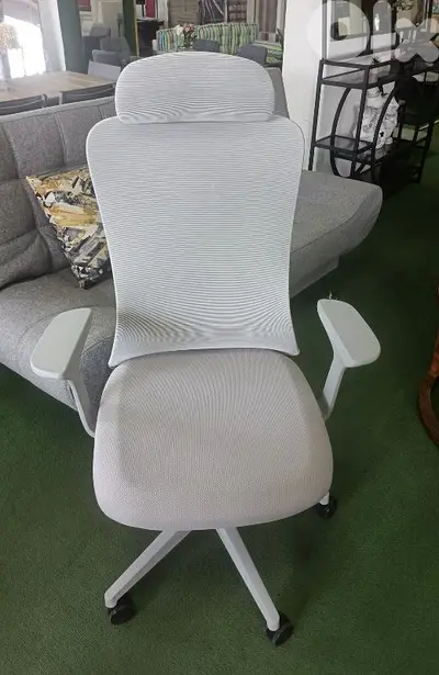 office chair. كرسي مكتب