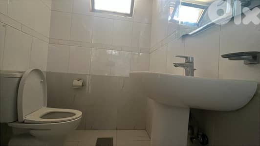 Office for rent In verdunمكتب للإيجار في فردان