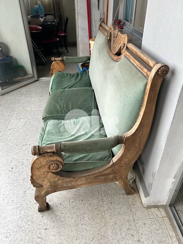 Classic style wood sofas + Table 2