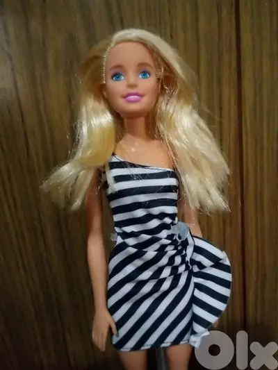 BARBIE ANNIVERSARY 60th BLACK &WHITE STRIPED Mattel 2019 new doll=22$
