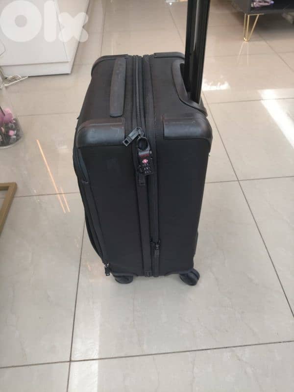 Tumi luxurious 2 travel Bags-Rarely used, perfect condition 3