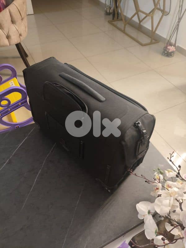 Tumi luxurious 2 travel Bags-Rarely used, perfect condition 7