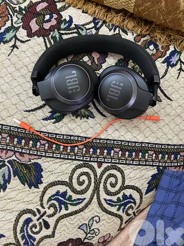 JBL LIVE 770NC 1