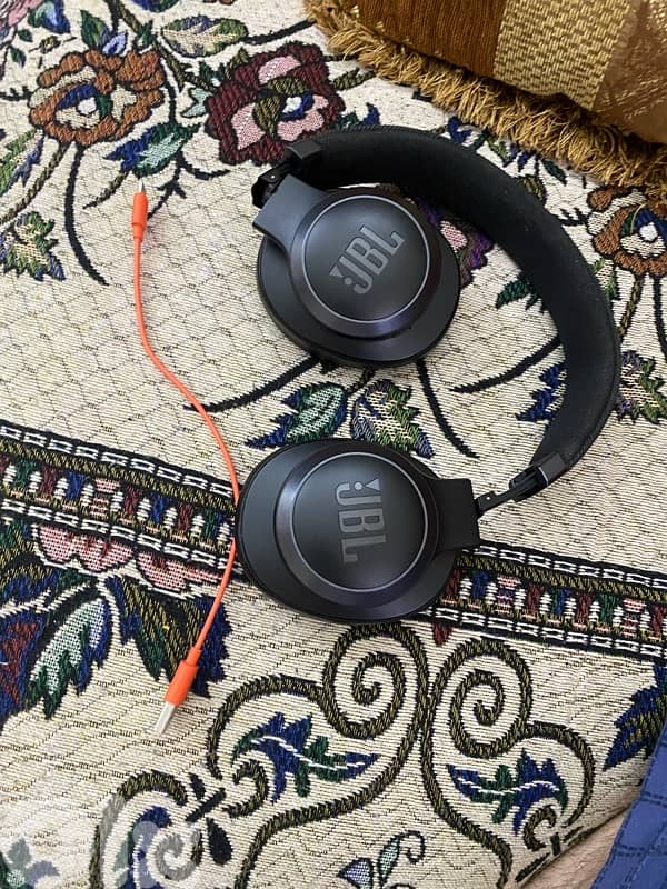 JBL LIVE 770NC 3
