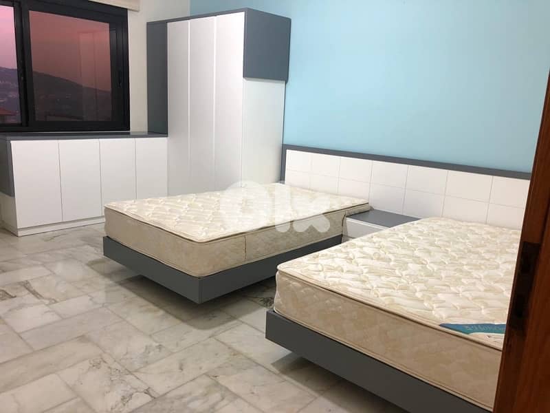 beds and Mattresses 0