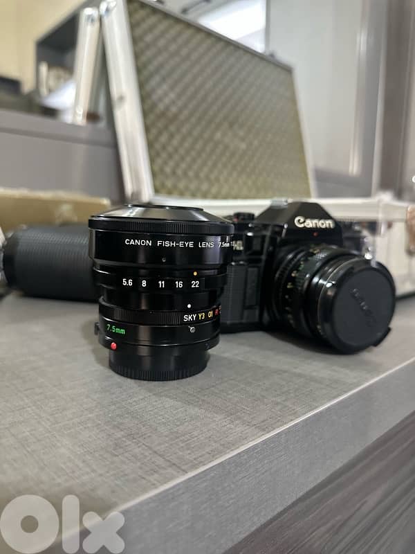 Canon A-1 Vintage Film Camera 1978 and accessories kit 8